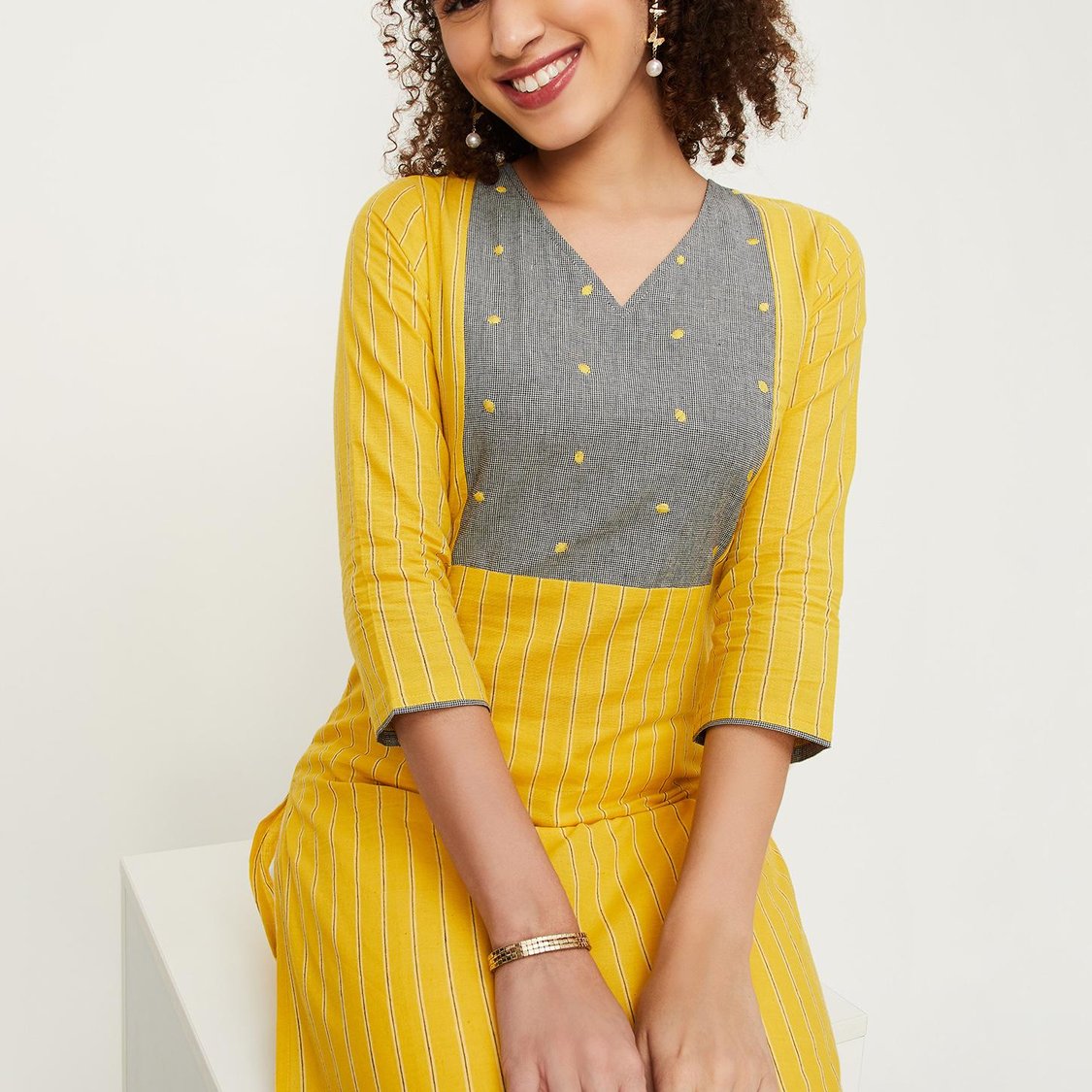 Women Striped Straight Kurta YELLOW